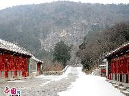 Cishan Temple is located on the west cliff of Tiantai Mountain in the northwestern Beijing suburb of Shijingshan. Built during the Ming Dynasty in 1587, the temple comprises 40,000 square meters of buildings as constructed Buddhist and Taoist styles. [Photo by YZ]