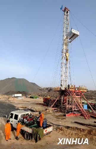 No signs of life have been detected during the two weeks after underground water flooded a pit of Luotuoshan Coal Mine in Wuhai City, at least 600 kilometers from the regional capital Hohhot, on March 1, 2010.