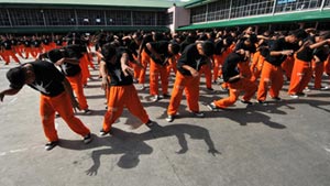 Philippine inmates pay tribute to Michael Jackson