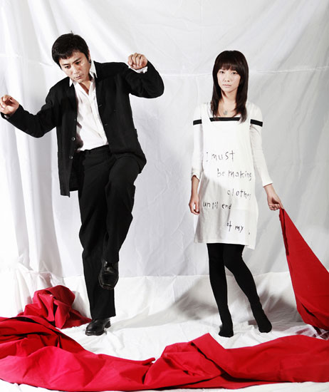 Liu Ye (L) and Wang Luodan appear in a promotional photo for for Meng Jinghui's stage drama 'Amber' which opened at the Poly Theater on March 17, 2010. Following its limited run from March 17 to 21 in Beijing, the show will travel to Suzhou, Chongqing, Chengdu, Guangzhou and other cities. 