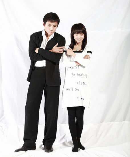 Liu Ye (L) and Wang Luodan appear in a promotional photo for for Meng Jinghui's stage drama 'Amber' which opened at the Poly Theater on March 17, 2010. Following its limited run from March 17 to 21 in Beijing, the show will travel to Suzhou, Chongqing, Chengdu, Guangzhou and other cities. 