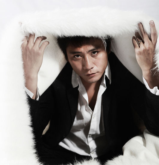 Liu Ye appears in a promotional photo for for Meng Jinghui's stage drama 'Amber' which opened at the Poly Theater on March 17, 2010. Following its limited run from March 17 to 21 in Beijing, the show will travel to Suzhou, Chongqing, Chengdu, Guangzhou and other cities.