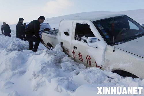 Xinjiang is hit by blizzard and rainstorm.