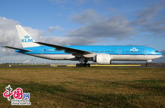 File photo of KML Boeing 777-200ER passenger jet. This model will schedule the KLM Amsterdam-Hangzhou flights. [China.org.cn]