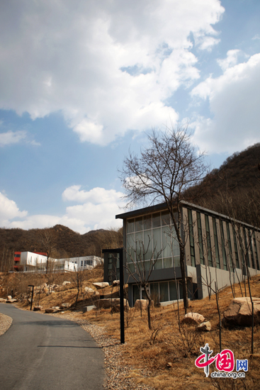 Commune by the Great Wall is a private collection of contemporary architecture designed by 12 Asian architects. It was exhibited at the 2002 la Biennale di Venezia and bestowed a special prize. In 2005, Commune by the Great Wall was hailed by Business Week as a &apos;New Architectural Wonder of China&apos;. [Rostin/ China.org.cn]