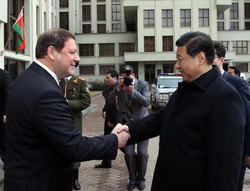 Chinese Vice President Xi Jinping (R) meets with Belarusian Prime Minister Sergei Sidorsky in Minsk, capital of Belarus, March 25, 2010. [Lan Hongguang/Xinhua]