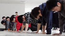Push-up tests on job fair in Wuhan