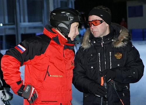 Medvedev Putin Ski Together Cn