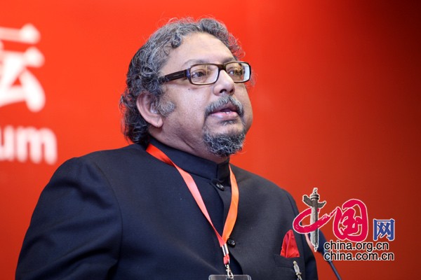 Kanchan Gupta, associate editor of Pioneer, delivers a speech at the India-China Development Forum, which is held in Beijing Tuesday morning to mark the 60th anniversary of China-India diplomatic relations.[China.org.cn]