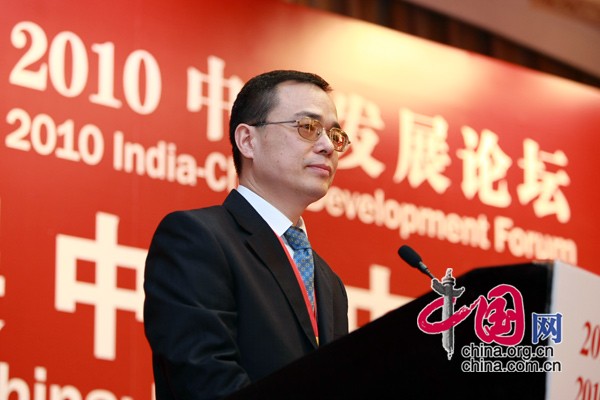 Qin Junman, vice president of China Non-ferrous Metal Industry's Foreign Engineering and Construction Co., Ltd. (NFC), delivers a speech at the India-China Development Forum, which is held in Beijing Tuesday morning to mark the 60th anniversary of China-India diplomatic relations.[China.org.cn]