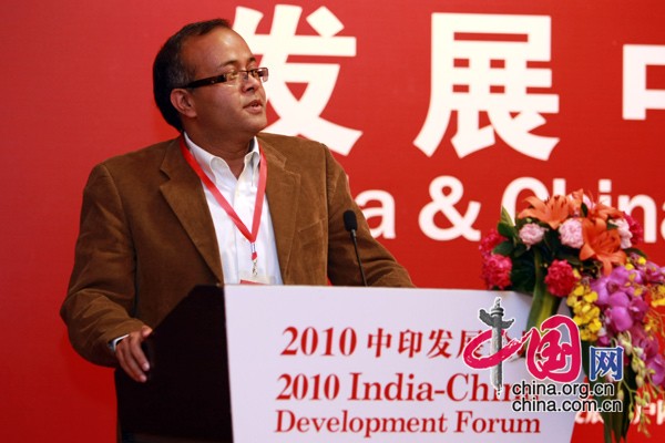 Bhupesh Bhandari, senior Associate editor of Business Standard, delivers a speech at the India-China Development Forum, which is held in Beijing Tuesday morning to mark the 60th anniversary of China-India diplomatic relations.[China.org.cn]