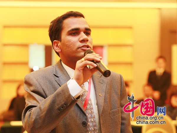 An Indian representative speaks at the India-China Development Forum, which is held in Beijing on March 30, 2010 to mark the 60th anniversary of China-India diplomatic relations.[China.org.cn]