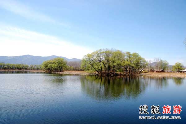 The park is an artificial reserve that lends water from the nearby Shangzhuang water reservoir. [Photo:travel.sohu.com]