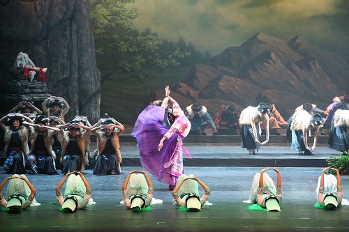 Da Bei Chuan dancers performing on stage