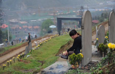 Mourn for Wenchuan quake victims