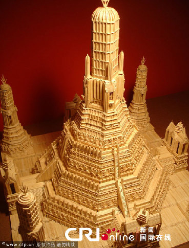 Stan Munro, a former TV anchor, spent five years building the world&apos;s largest toothpick city, Toothpick City II: Temples and Towers, with 3.5 million toothpicks. [CRI Online] 