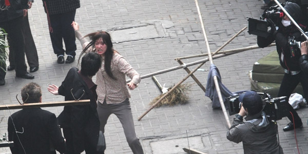 Taiwan beauty Lin Chi-Ling won't be so pretty in the TV drama 'Moon Lovers'. Lin was spotted Monday in Shanghai, shooting a fight scene for the drama. 