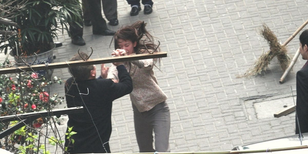 Taiwan beauty Lin Chi-Ling won't be so pretty in the TV drama 'Moon Lovers'. Lin was spotted Monday in Shanghai, shooting a fight scene for the drama. 