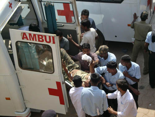 A paramilitary policeman, who was wounded in a rebel attack, is moved from an ambulance to a hospital in Jagdalpur, in the eastern Indian state of Chhattisgarh, April 6, 2010. Leftist rebels known as Naxals launched a series of devastating attacks on April 6 against paramilitary forces patrolling the forests of the eastern part of India, killing at least 75 troops in the deadliest strike against the government in the 43-year insurgency. [China Daily via Agencies] 