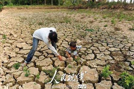 The severe drought in southwest China had persisted, worsening the shortage of drinking water, as recent rainfalls in these areas were far from being adequate.