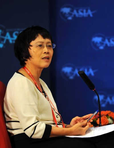 Hu Shuli, Dean of School of Communication and Design of Sun Yat-Sen University, speaks at the forum: 'Deregulation: Unleashing the Power of the Private Sector' during the Boao Forum for Asia (BFA) Annual Conference 2010 in Boao, a scenic town in south China's Hainan Province, April 10, 2010. The forum 'Deregulation: Unleashing the Power of the Private Sector' was held here on Saturday. 