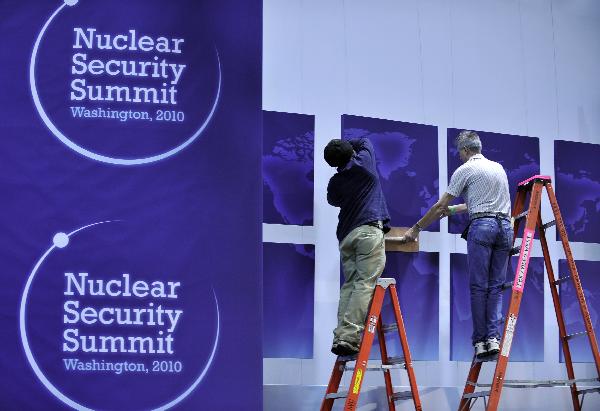 Workers do the final preparation work in the Washington Convention Center in Washington D.C., capital of the United States, April 11, 2010. The Nuclear Security Summit will be held at the Washington Convention Center on April 12 and 13.[Zhang Jun/Xinhua]