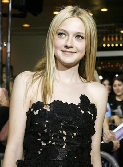 No. 2: Dakota Fanning Her films have earned 2 billion dollars in worldwide box office receipts. Credits include 'I Am Sam' and 'War of the Worlds'.