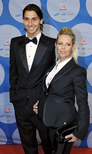 Zlatan Ibrahimović(L) and his pregenant girlfriend (Photo Source: bbs.huanqiu.com)