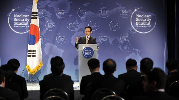 South Korean President Lee Myung-bak speaks during a press conference in Washington, April 13, 2010. Lee, who is here attending the Nuclear Security Summit, on Tuesday welcomed the Democratic People&apos;s Republic of Korea to attend the next nuclear security summit, which is to be held in South Korea in 2012. ([hang Jun/Xinhua]