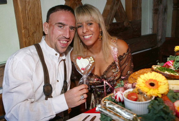 Franck Bilal Ribéry and his wife Wahiba (Photo Source: bbs.huanqiu.com)