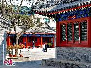 The Niujie Mosque, or Cow Street Mosque, is the biggest and oldest mosque in Beijing. Located in Xuanwu District, it was first built in 996 and reconstructed and enlarged under the Qing Emperor Kangxi (1622-1722). [Photo by Jia Yunlong]