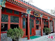 The Niujie Mosque, or Cow Street Mosque, is the biggest and oldest mosque in Beijing. Located in Xuanwu District, it was first built in 996 and reconstructed and enlarged under the Qing Emperor Kangxi (1622-1722). [Photo by Jia Yunlong]