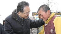 Premier continued visit in quake-hit Yushu
