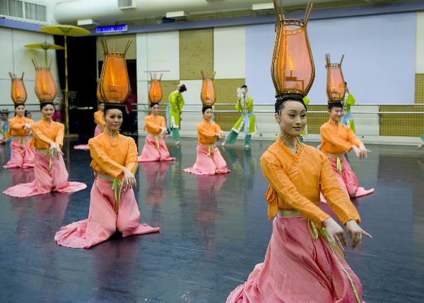 Dancers rehearse Qingming Riverside, an epic dance poem, at the Hong Kong Dance Troupe on April 16, 2010. 