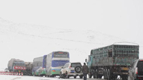 Quake-relief materials sent to Yushu despite snow
