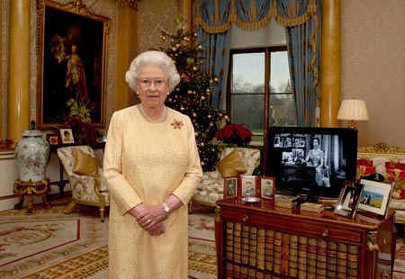 Britain&apos;s Queen Elizabeth poses as she records her Christmas speech, to be broadcast on Christmas Day, in Buckingham Palace, in this photograph taken on Dec. 12, 2007, and released on Dec. 24, 2007 in central London.