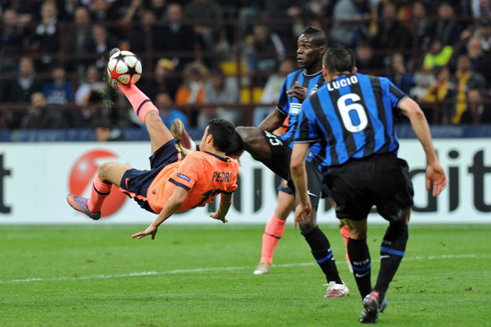 Inter beat Barca in Champions League semis first leg.