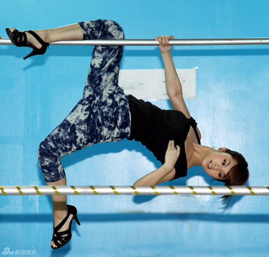 Singer Rainie Yang rehearses for her forthcoming concert in Taiwan on April 20, 2010.