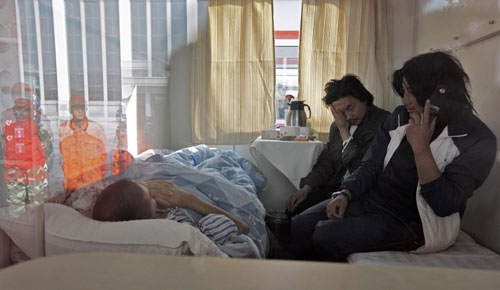Quake victims receive treatment in Xi'an