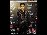 Chinese actor-and-singer Alec Su attends the 2010 BAZAAR Star Charity Night gala in Shanghai, April 25, 2010. A total of 400 showbiz stars, entrepreneurs and celebrities attended the event.  [Chinanews.com]