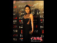 Chinese actress Ye Xuan attends the 2010 BAZAAR Star Charity Night gala in Shanghai, April 25, 2010. A total of 400 showbiz stars, entrepreneurs and celebrities attended the event. [Chinanews.com]