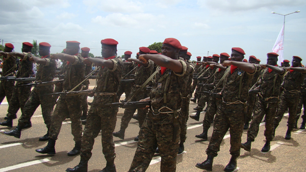 Togo&apos;s air force march during the parade in Lome, capital of Togo, April 27, 2010. (Xinhua Photo)