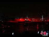 Fireworks explode over the Shanghai World Expo site during a rehearsal for its opening ceremony April 27, 2010. [Photo by Hu Di]