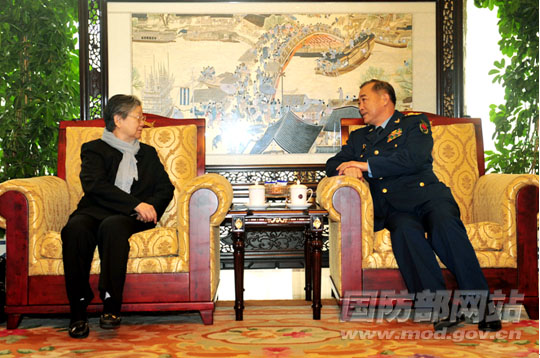 Ma Xiaotian (R), deputy chief of the General Staff of the Chinese People's Liberation Army, met in Beijing Monday with a delegation of relatives of martyrs of the Chinese People's Volunteer Army.