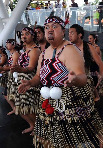 Colorful cultural performances at World Expo