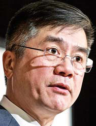  Gary Locke, US secretary of commerce, is expected to lead a trade mission to China in May. [China Daily]