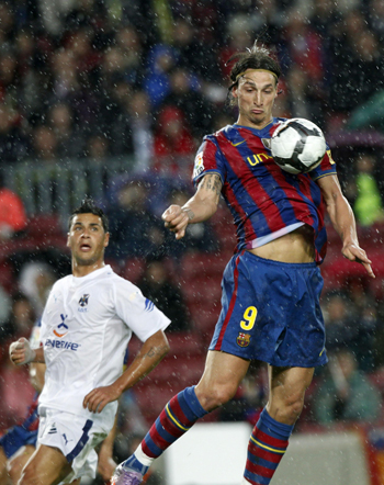 FC Barcelona overcame some nervous moments against relegation threatened Tenerife to win 4-1 and once again open up a four point lead over title challengers Real Madrid. (Xinhua/Reuters Photo)