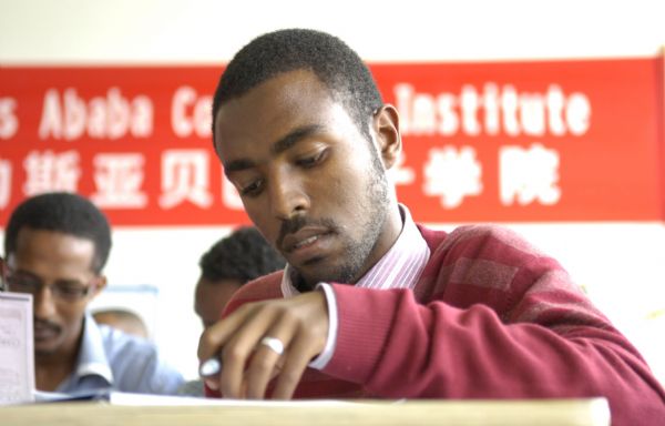 The Addis Ababa Confucius Institute launches a basic Chinese training for instructors of the Ethio-China Polytechnic College for free on May 4, 2010. Some 28 academic instructors attended the class. [Michael Tewelde/Xinhua]