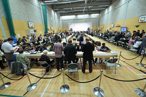 British people went to polls on May 6 morning as up to 50,000 polling stations across the country opened for ballots. Polling stations are open from 7 am local time (0600 GMT) to 10 pm (2100 GMT) on Thursday, and preliminary results will be out in the early hours of Friday. [Xinhua]