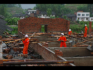 A violent storm in the southwestern Chongqing Municipality since May 5 has killed at least 39 people. [Xinhua]